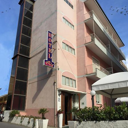 Hotel Riz Finale Ligure Exterior photo