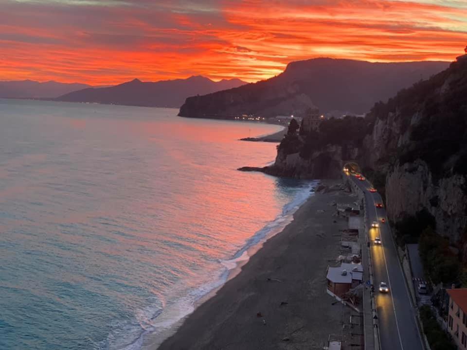 Hotel Riz Finale Ligure Exterior photo