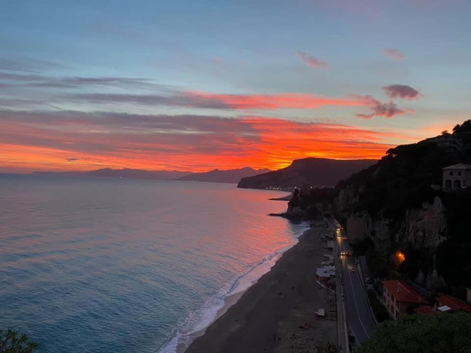 Hotel Riz Finale Ligure Exterior photo
